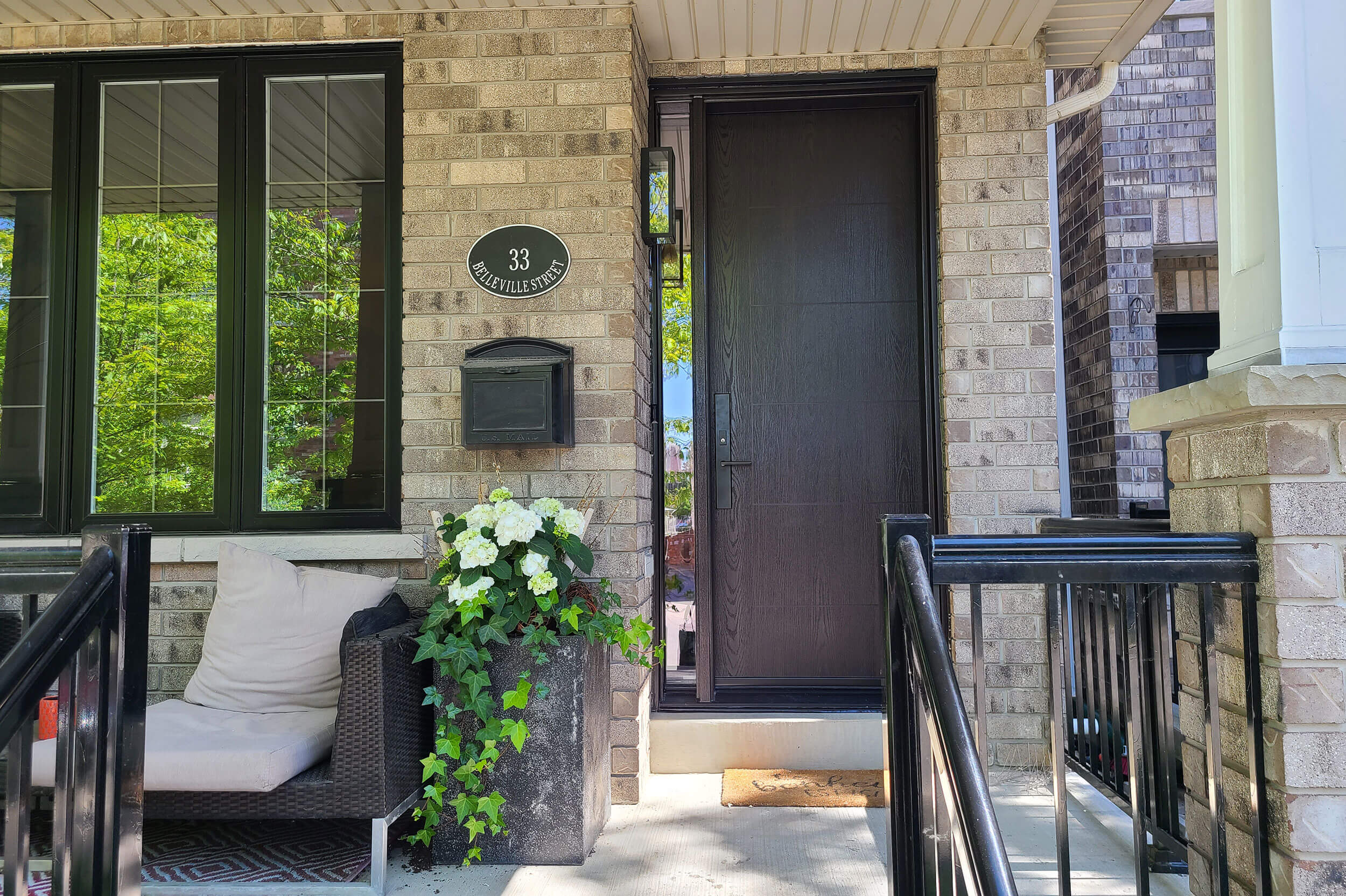 A view of a front porch